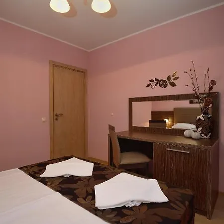 Kamilite Family Hotel Hisarea